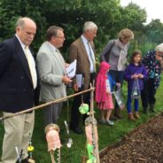 Judges visit an allotment.