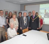 Group of people with the Mayor.