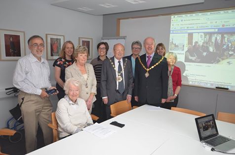 Group of people with the Mayor.