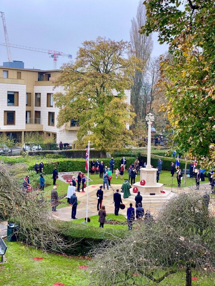 Mayor of Farnham laying a wreath at the war memorial in Gostrey Meadow for Remembrance Sunday 2020