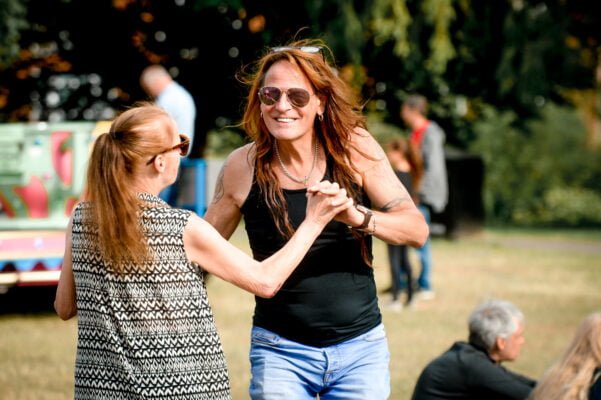 Two people dancing.