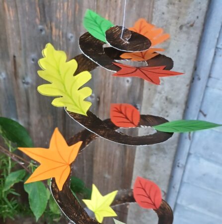 spinning-autumn-mobile